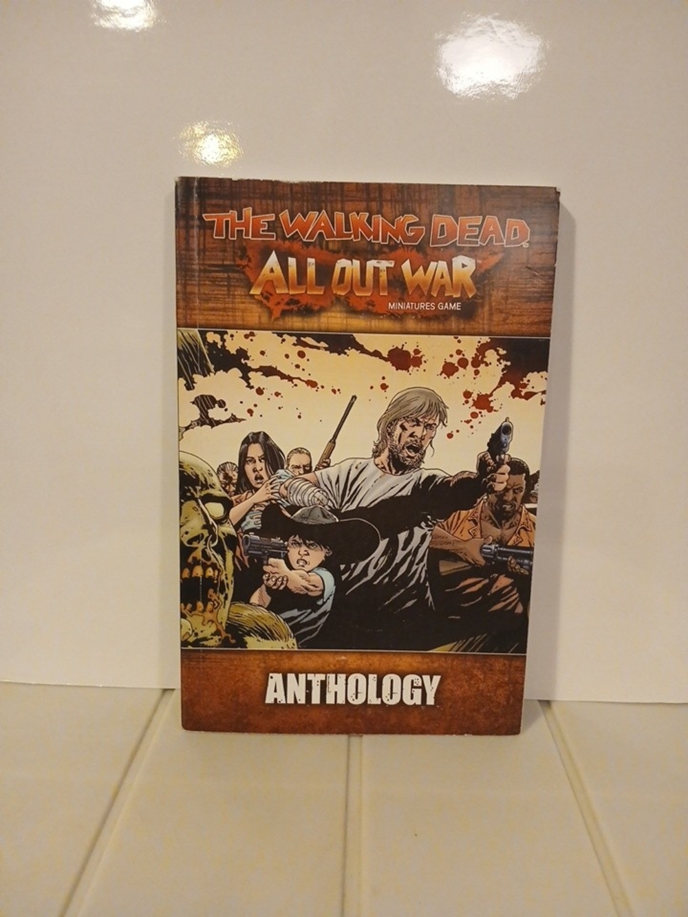 The Walking Dead: All Out War Anthology - Graphic Novel/Rulebook